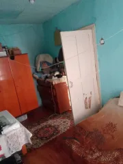 1/4 доля квартиры и 1/4 доля земельного участка в Красноярском крае. Еще 1/4 доля квартиры и 1/4 доля земельного участка в Красноярском крае. Еще 1/4 доли земельного участка площадью 1400 кв.м., назначение: Земли населённых пунктов. Адрес: Россия, Красноярский край, Ужурский район, п. Приреченск…