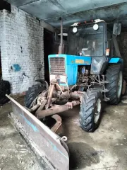 Трактор Беларус 82.1 2012 года выпуска. Номер двигателя: 742957. Номер коробки передач: 452520. Номер основного моста: 751984/452548-04. Цвет: синий. Колесный. Государственный регистрационный знак: 40 СА 571578.