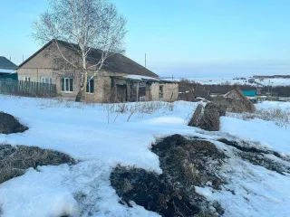 Земельный участок 821 кв.м и квартира 56.7 кв.м, Самарская область. Земельный участок, площадь 821 кв.м, адрес: Самарская область, Исаклинский район, село Ключи, ул. Школьная, кадастровый номер: 63:19:0206003:39. Квартира, площадь 56.7 кв.м, назначение: жилое, адрес: Самарская область, Исаклинский…