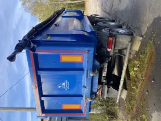 Полуприцеп самосвал ТONAR 952301, 2018 года выпуска, VIN/заводской номер - XOT952301J0000363, регистрационный знак АО995971, цвет синий. Пробег 385 000 км. Состояние: удовлетворительное. Бывшее в эксплуатации имущество, требующее некоторого ремонта или замены отдельных мелких частей, таких как…