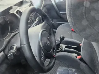 Kia Cerato 2010 VIN: KNAFU611AA5261166. Год выпуска 2010. Пробег 187 000 км. Двигатель: бензин, 1 591 см³, 126 л.с. КПП механическая.