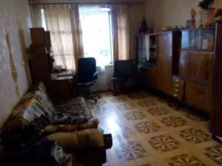 Жилая недвижимость – квартира, находящаяся в залоге у АО «ТБанк», адрес: Московская область, г. Климовск, ул. Мичурина, д. 8, кв. 59, кадастровый номер 50:56:0030214:117. На имущество зарегистрировано ограничение права у АО «ТБанк». Все запреты и ограничения с реализуемого имущества покупатель…