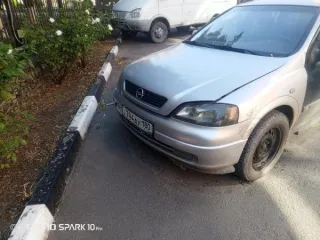 Opel Astra G Caravan 2003 года, государственный номер А794АХ/180 регион, VIN W0L0TGF3542014488. В комплекте ключ от автомобиля и свидетельство о регистрации. Имеет признаки эксплуатации, видимые дефекты и механические повреждения, возможны скрытые повреждения и дефекты.