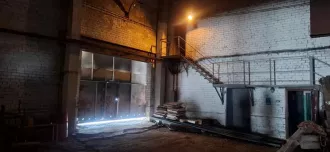 Нежилое здание (кормоцех) - 746,2 кв. м, кадастровый номер 35:22:0111025:1064
Нежилое здание (кормосклад) - 1 108 кв. м, кадастровый номер 35:22:0111025:1071
Земельный участок 2 605 +/-34 кв. м, кадастровый номер 35:22:0111025:909, земли населенных пунктов 
Земельный участок - 1 828 +/- 28 кв…