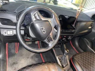 Хендай Солярис 2018 года, 99,6 л.с., пробег 300000 км, автоматическая коробка передач. VIN: Z94K241BBKR110316, госномер: С493ВХ550. Модель двигателя: G4LC, номер двигателя: JD056893.