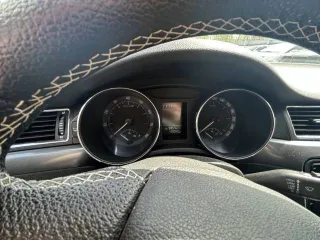 Skoda Superb, 2012 года, 152 лс, 139040 км, АКПП. год изготовления: 2012, легковой седан, г/н: Р534ТУ186, цвет: белый, VIN: TMBAB43T8C9061186, ПТС 86 РТ 919350, СТС 99 85 970540 (проблема в электрике, требуется прошивка катализатора, замена датчика впускного коллектора)