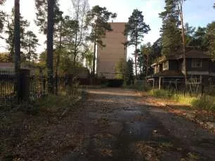 Земельный участок, пл.: 2 335 кв.м., К.Н.: 50:49:0010301:2223. Объект незавершенного строительства (жилой дом), проектируемое назначение: жилое, степень готовности объекта незавершенного строительства 95%, пл.: 481,4 кв.м., К.Н.: 50:49:0010301:2326. Земельный участок, пл.: 2 258 кв.м., К.Н…