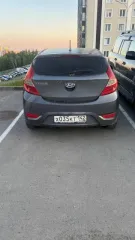 Хэтчбек Hyundai Solaris 2013 года, черно-серый цвет, VIN Z94CT51CBDR079730