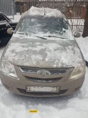 Lada Largus 2014 года, 105 л.с. Пробег 120 000 км. Цвет: белый/серо-бежевый. VIN: XTARS0Y5LE0817185. Госномер: Е297КК21. Двигатель: бензиновый, модель K4M, номер РО12563, объем 1598 см³, мощность 104.7 л.с. Экологический класс 4. Разрешенная максимальная масса 1850 кг, масса без нагрузки 1370 кг.