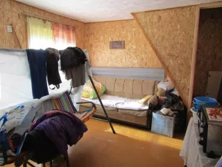 1/4 доля в жилом доме и 1/2 доля в земельном участке по адресу: Челябинская область, р-н Сосновский, СНТ "Железнодорожник", ул 13, участок 56(398). КН земли: 74:19:1901004:1616, дома: 74:19:1901004:2936. Площадь земли, кв.м.: 438, дома: 20.