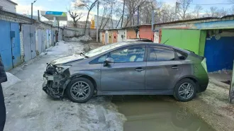 Toyota Prius, 2011 г.в. Легковой автомобиль, марка: Toyota, модель: Prius, год изготовления: 2011, цвет: Темно Серый, ПТС: 25 УР 265107, г/н: Е921ХТ28, изготовитель (страна): Япония, модель двигателя: 2ZR, тип двигателя: Бензиновый, двигатель №: D009656, мощность двигателя, л. с. (кВт): 99 (74,25)…