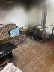 Жилой дом, площадь 27,6 кв.м., назначение: жилое, адрес  местонахождение : Россия, край Ставропольский, р н Труновский, с Труновское, ул. Подгорная, дом 31, кадастровый  условный  номер: 26:05:051201:22 Находится в долевой собственности, размер доли: 1/6. Земельный участок, площадь 1500 кв.м…