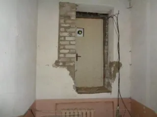 Нежилое помещение 84,4 кв.м, Брянская область, г. Брянск, ул. Почтовой, д.57, пом.III, этаж 1, подвал. Кадастровый номер 32:28:0011603:1369. Год ввода в эксплуатацию: 1969.