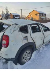 Renault Duster 2013 года, 102 л.с., пробег около 350 000 км, полный привод. VIN: X7LHSRH8N49541605, госномер К076ТУ33. Автомобиль после ДТП, в аварийном состоянии.