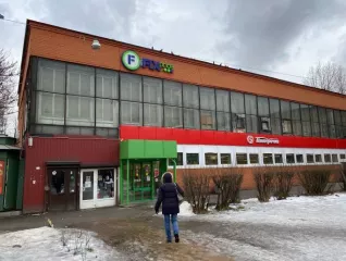 доля в нежилых помещениях и земельном участке  	1/10  одна десятая  доли в земельном участке, кадастровый номер: 78:11:0006028:2145, виды разрешенного использования: для размещения объектов торговли, местоположение: 195213, г. санкт петербург, новочеркасский проспект, дом 52,  литера а , площадь…