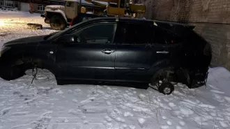 Автомобильные кузова Автомобильный кузов марки «HONDA JESUS», светло-серого цвета, б/у, рег. № PL PZ290KV, VIN JHMGD57305S224663Автомобильный кузов марки «HONDA CR V i-vtec», темно-синего цвета, б/у, рег. № FIN RCY728, VIN SHSRD88603U118874Автомобильный кузов марки «SUBARU OUTBACK BL-Fuel», белого…