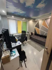 Квартира 40,5 кв.м, 4 этаж, Сургут. 1/4 доля квартиры в Сургуте. 2-комнатная квартира, площадь 40,5 кв.м., назначение: Жилое, этаж: 4, адрес: Россия, АО Ханты-Мансийский Автономный округ - Югра, г Сургут, проезд Дружбы, дом 13, квартира 14, кадастровый номер: 86:10:0101030:2772