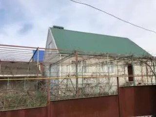 Жилой дом с пристройками, общая площадь 59,6 кв.м, кадастровый номер 23:16:1004001:445, расположен по адресу: Краснодарский край, Курганинский район, с. Урмия, ул. Почтовая, д. 99. Земельный участок категории земли населенных пунктов, разрешенное использование для ведения личного подсобного…