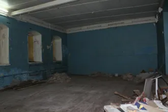 Здание женской гимназии и флигель, 1472.5 м², Костромская область. Объекты культурного наследия регионального значения: «Ансамбль, XIX в.: Здание женской гимназии. Здесь была создана первая комсомольская ячейка», 2-я четв. XIX - 80-е гг. XIX в.; 1919 г., назначение: нежилое, общая площадь 1373,3…
