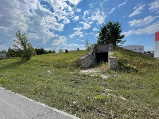 земельный участок 1432 кв.м и нежилое строение, Тюмень. Земельный участок с кадастровым номером 72:23:0222001:1747 с расположенным на нем нежилым строением с кадастровым номером 72:23:0222001:3042, адрес: г. Тюмень, ул. Камчатская, 194, стр. 32. Земельный участок с кадастровым номером…