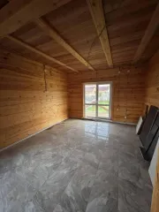 Жилой дом пл. 168,8 м² и земельный участок 1000 м² в Иркутской области, сельское поселение Хомутовское, деревня Куда, Галины Кирилловой ул, д.13. Кадастровые номера: дом — 38:06:100922:10687, участок — 38:06:100922:3109.