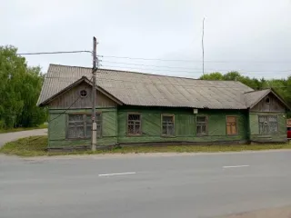 Земельный участок 374 кв.м и нежилое здание 235,9 кв.м, Архангельская область. Земельный участок площадью 374 кв.м, кадастровый номер 29:15:030802:2478 (реестровый номер федерального имущества P11310003830), категория земель – земли населенных пунктов, вид разрешенного использования – для…