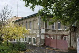 Объект культурного наследия - нежилое здание общей площадью 213,1 кв.м, кадастровый номер 31:06:0139001:81, расположенное по адресу: г. Старый Оскол, ул. Революционная, д. 31. Количество подземных этажей: 1. Вид ограничений и обременений: охранные обязательства. Общая площадь: 213.1…