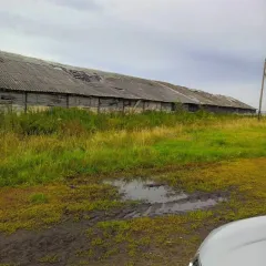 Здание склада общей площадью 1153.8 кв.м и земельный участок площадью 1801 кв.м. Адрес: Россия, Курганская область, Петуховский район, деревня Новое Ильинское, переулок Широкий, дом 4. Здание нежилое, назначение: склад, вид права: совместная собственность. Кадастровый номер здания…