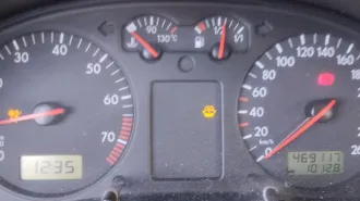 Volkswagen Passat 1998 года, цвет зеленый. VIN: WVWZZZ3BZWP405361, ПТС: 58 ММ 680275, госномер: С669АВ 58. Тип двигателя: бензиновый, номер: ADR412338, мощность 125 л.с. (91.9 кВт), объем 1781 куб. см. Кузов №: 405361, экологический класс: 01825, разрешенная максимальная масса 1350 кг. Техническое…