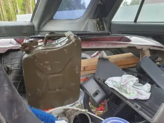 Opel Frontera 1994 года, 125 лс, 300000 км, полный привод, VIN SED53MWL4RV623256. Авто не на ходу, в крайне неудовлетворительном состоянии, отсутствуют колеса, двигатель требует капремонта и снят, кузов в ржавчине и дырах, повреждения по кузову, отсутствие деталей по кузову и внутри салона. Все…