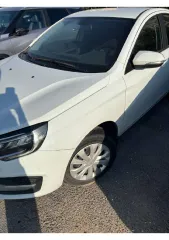 LADA Vesta GFL110 2023 Легковой автомобиль марки: LADA, модель: Vesta GFL110, год выпуска: 2023 г., идентификационный номер (VIN): XTAGFL110R0750274 Ознакомление с имуществом производится в период приёма заявок, в раб. дни с 10.00 до 16.00 (по мест. времени) по предварительному согласованию с…