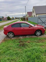 Mazda 3 2005 года, 105 л.с., пробег 570 047 км. Автомобиль после ДТП, оценивается как удовлетворительное, в исправном состоянии на ходу. Пороги и днище кузова не имеют глубокой коррозии. Двигатель работает без нареканий. Лобовое стекло менялось. Коробка передач механическая. Требуется замена…