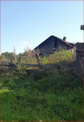 Дом 35.3 кв.м и участок 3000 кв.м, Кемеровская область. Жилое здание, площадь: 35.3 кв.м, кадастровый номер: 42:01:0112001:427 и земельный участок, площадь: 3000 кв.м, категория земель: Земли населенных пунктов, разрешенное использование: Для ведения личного подсобного хозяйства, кадастровый номер…