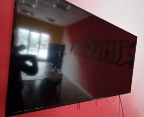 Бытовая техника, мебель, оргтехника, товарно-материальные ценности бывшие в употреблении в количестве: диван Кожзам Орегон 09 3500*1100*800 - 1 шт., шлемы для прохождения квестов - 20 шт., диван красный маленький - 3 шт., стулья - 24 шт., столы - 8 шт., шлемы VR Oculus Quest 2 - 8 шт., ноутбук HP…