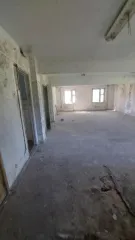 Земельный участок с нежилыми зданиями 1991 г., Хакасия. Недвижимое имущество, состоящее из: земельного участка с кадастровым номером 19:02:010801:86, площадью 9999,1 кв.м., расположенного по адресу: Республика Хакасия, г. Черногорск, р.п. Пригорск, с расположенными на нем объектами недвижимого…