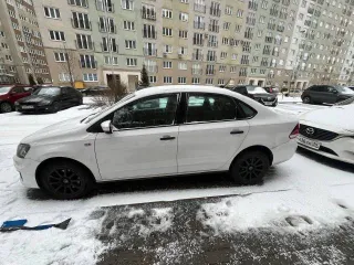 Volkswagen Polo, 2017 года, 110 лс, 207 000 км, АКПП, VIN: XW8ZZZ61ZHG054216, тип двигателя: Бензин, мощность (кВт/л.с.): 80.9/110, цвет кузова: Черный, с 31.01.2025: Белый (отметка в ПТС)