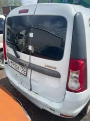 Автомобиль Лада Ларгус KS015L, 2013 г.в., г/н У191ЕК750, VIN XTAKS015LD0751054. Цвет белый, наличие трещин на переднем бампере, на переднем бампере с левой стороны отсутствует накладка-рамка для противотуманной фары вместе с фарой, глубокая коррозия, в том числе и сквозная, в области колесных арок…