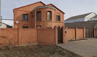 Дом 238,5 кв.м, гараж 66,8 кв.м и земельный участок 698 кв.м в Элисте. Земельный участок кадастровый номер 08:14:030209:135, площадью 698 кв.м, земли населенных пунктов, для индивидуального жилищного строительства, адрес Республика Калмыкия, г. Элиста, ул. Сяяхн Тенгр, д. 24. Вид права…