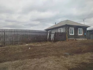 1/3 доли в праве общей долевой собственности на жилой дом с кадастровым номером 54:20:022011:35, площадью 39,8 кв.м., расположенный по адресу: Новосибирская область, Ордынский район, с. Рогалево, ул. Советская, д. 49. Фактический размер доли составляет 13,27 кв.м.