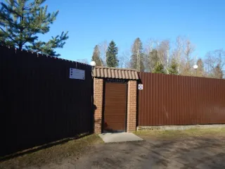 Земельный участок, 870 кв.м, Санкт-Петербург, парк Парголово. Аренда земельного участка для целей, не связанных со строительством: Российская Федерация, Санкт-Петербург, поселок Парголово, улица Ломоносова, участок 28. Цель использования: для размещения спортивных объектов без права возведения…