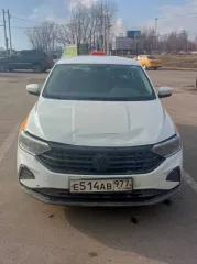Автомобиль технически исправен, находится на полном ходу, акпп работает исправно, двигатель также в рабочем состоянии, присутствуют вмятины на кузове, а именно: вмятины на капоте и на заднем левом крыле (последствия ДТП).