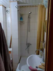 Квартира 18.4 кв.м, Екатеринбург, назначение: жилое, этаж: 3, адрес: ул. Таганская, д. 6а, кв. 70, кадастровый номер: 66:41:0108090:3305. Находится в долевой собственности, размер доли: 1/2.