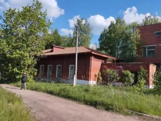 Здание, назначение: нежилое, наименование: пищеблок, кадастровый номер 37:07:032803:124, площадь: 117,4 кв. м, количество этажей: 1, в том числе подземных 0, местоположение: Ивановская область, Кинешемский район, с. Решма, ул. Ленина, д. 3. Материалы наружных стен здания: кирпичные. Год ввода в…