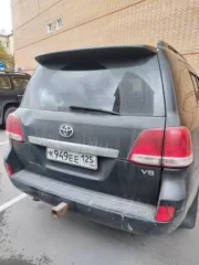 Toyota Land Cruiser 200, госномер М423КВ125.