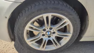 BMW 535I XDRIVE, 2011 года выпуска, госномер С535СС22, VIN WBAFU710X0C693712, номер двигателя 11997772, мощность 306 л.с, пробег 530 994 км. Обременение - запреты на регистрационные действия, залог в пользу ФНС. Состояние: сколы и царапины по кузову, трещина на лобовом стекле. Адрес: Ставропольский…