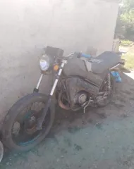 Мотоцикл Тула, скутер Honda Dio, скутер (годные остатки). Двухколёсные транспортные средства без регистрационных знаков: мотоцикл «Тула» - 1 шт., скутер «Honda Dio» - 1 шт., скутер б/н - 1 шт. (годные остатки). Бывшие в эксплуатации, с видимыми повреждениями, потертостями, дефектами, следами…