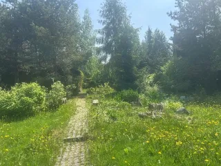 Жилой дом площадью 316,4 кв.м. с кадастровым номером 50:11:0000000:57610, расположенный по адресу 143581, РОССИЯ, Московская обл., Истринский р-н, д. Аносино ул. Зеленая, д. 6, Земельный участок площадью 1700 кв.м. с кадастровым номером 50:08:0050108:75 расположенный по адресу 143581, РОССИЯ…