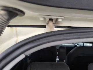 Audi Q3 2012 года, 211 л.с., пробег 275 004 км, полный привод, автоматическая коробка передач. VIN: WAUZZZ8U2CR042451. Автомобиль на ходу. Гул заднего ступичного подшипника (новый подшипник в комплекте). Имеются мелкие сколы и царапины по кузову.