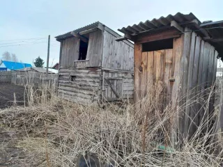 Земельный участок площадью 1123 +/- 23.46 кв. м. Местоположение установлено относительно ориентира, расположенного в границах участка. Ориентир – здание в границах участка. Почтовый адрес ориентира: Красноярский край, Абанский район, п. Абан, ул. Советская, 51, с кадастровым номером…