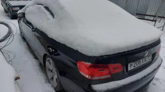 BMW 325Xi 2008 года, государственный номер Р206ХА11, VIN: WBAWC31010PW92081, черного цвета. В наличии оригиналы ПТС и СТС, ключи. Техническое состояние транспортного средства не проверялось.